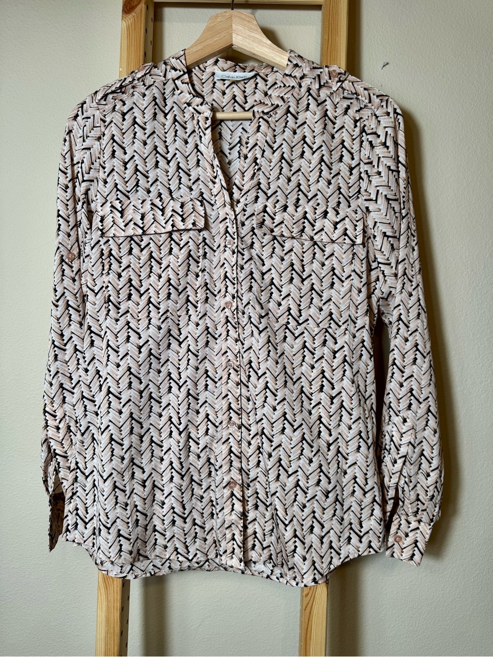 Calvin Klein Pink Herringbone Chevron Button Up Blouse Roll-Tab Size XS